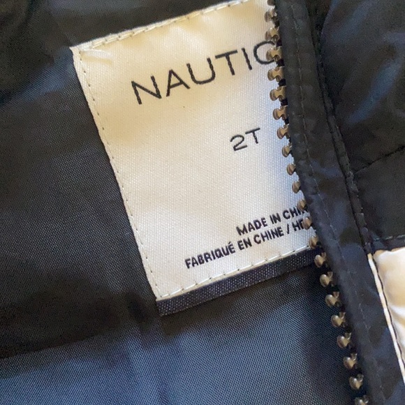 Boys puffer vest Nautica size 2T New wTags !! - Picture 3 of 3